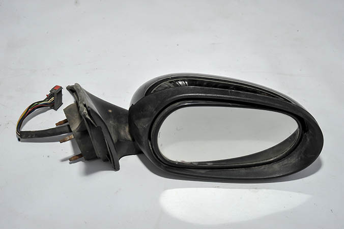 8 SERİSİ ÇIKMA PARÇA DIŞ KAPI AYNASI.JPG